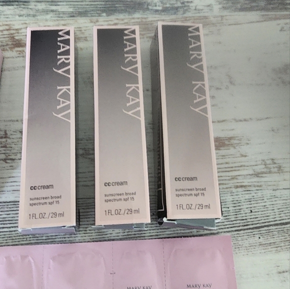 Mary Kay Bundle - Picture 5 of 5